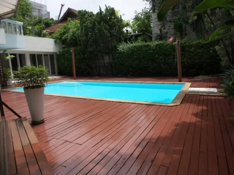 ให้เช่า บ้านเดี่ยว พร้อมสวนและสระว่ายน้ำ สุขุมวิท For Rent Single house with private pool amp garden