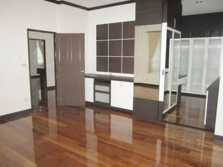 ให้เช่า บ้านเดี่ยว 4 ห้องนอน สุขุมวิท 71 For Rent Single house 4Beds Near Sukhumvit 71