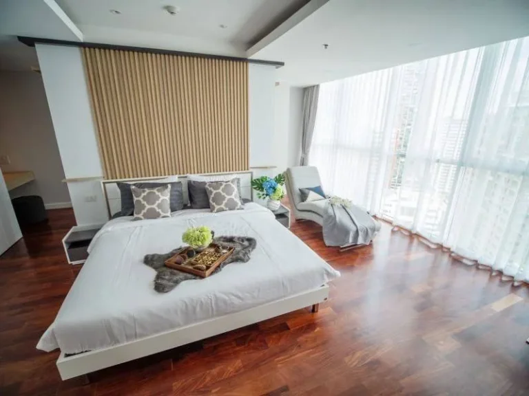 ขายด่วน คอนโดหลังสวน ลดจัดหนัก สุดคุ้ม เหมาะลงทุน For Sell 2 Bedroom at Urbana Langsuan