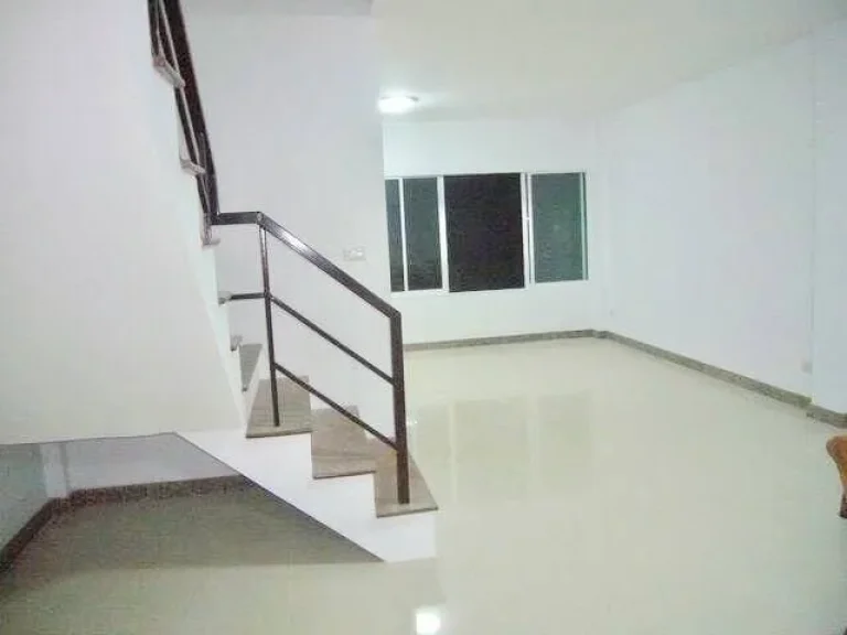 ทาวน์เฮ้าส์ขนาดใหญ่ 4 ห้องนอน แถวซอยพัฒนาการ 30 For Rent Townhouse 4 Bedrooms Area Pattanakarn 30