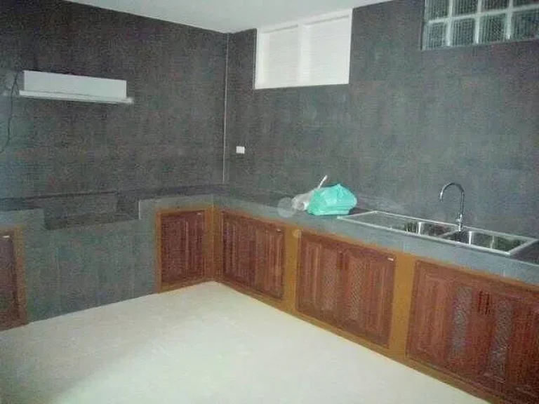 ทาวน์เฮ้าส์ขนาดใหญ่ 4 ห้องนอน แถวซอยพัฒนาการ 30 For Rent Townhouse 4 Bedrooms Area Pattanakarn 30