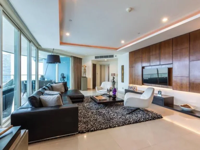 For sale condo with amazing and ultimate city and river view