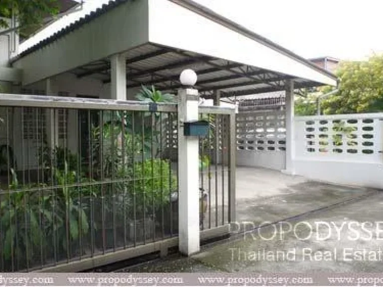 House for rent in a peaceful and privacy compound on Rama 4 Road