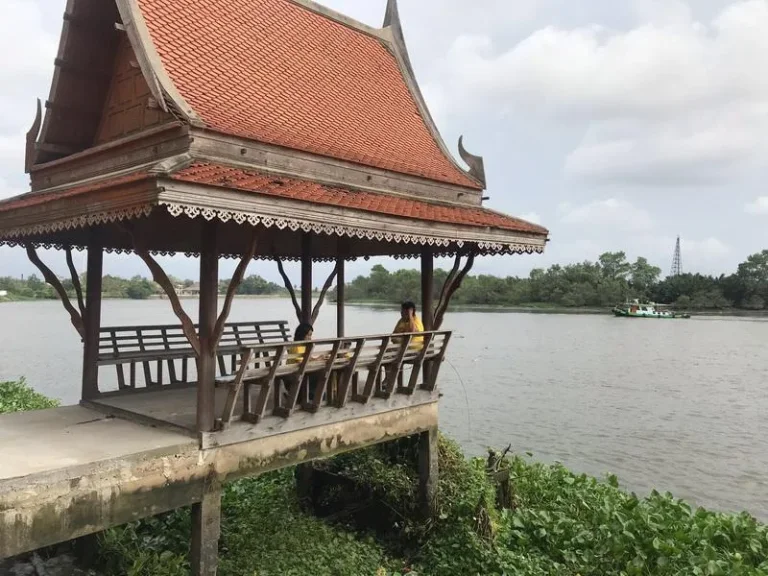 ให้เช่าบ้านเรือนไทยริมแม่น้ำท่าจีนบนเนื้อที่3ไร่