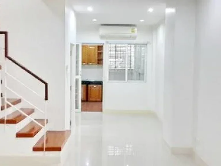 Townhouse for rent on Nonsri Road Rama 3 area