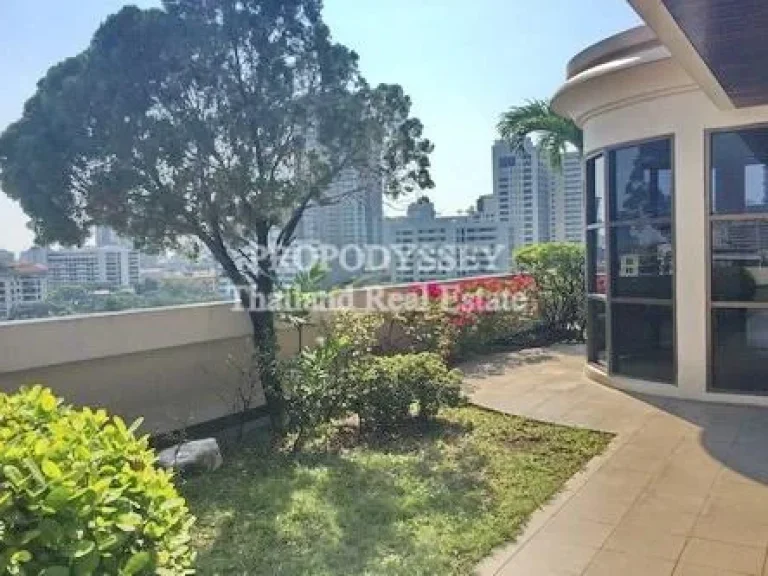 A very specious Duplex Penthouse on Sukhumvit soi 39