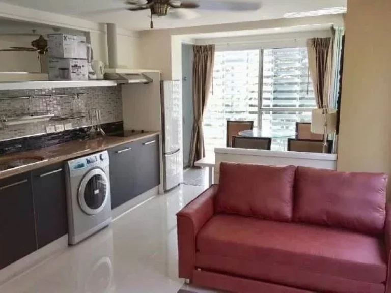 For rent 1 bedroom condo on Huay Kaew Road walking distance to old city Kad Suan Kaew Maya Mall and Nimmanhemin road 3 kms from Singapore Internat