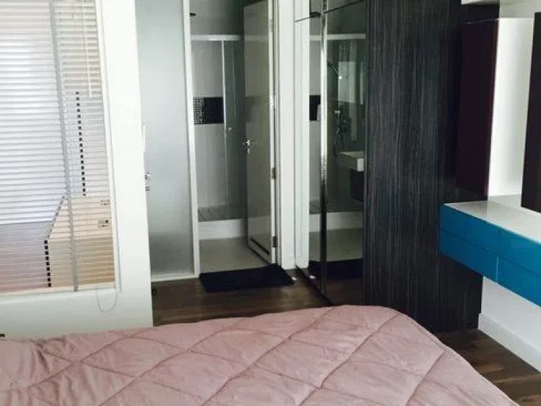 ให้เช่าคอนโดหรู เดอะ รูม สุขุมวิท 62 The Room Sukhumvit 62 ราคาเช่า 20000 บาทต่อเดือนพื้นที่ 45 ตรม1 ห้องนอน 1 ห้องน้ำ 1 ห้อง Living Room 1 ห้องครัวบิลท์อินหรู พร้อมระเบียง อาคาร B ชั้น 21 จาก 23 ชั้น ตกแต่งสไตล์ Modern Contempolary ตู้เสื้อผ้าบิลท์อิ