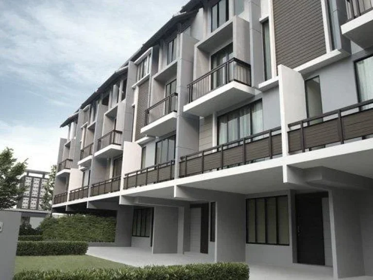 ขาย townhome ใหม่ ติดถนนใหญ่ 1 รูป