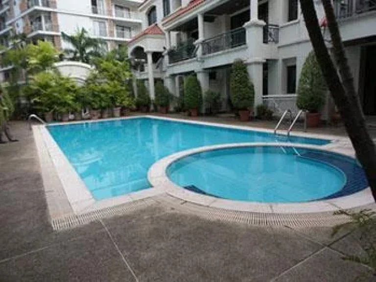 ให้เช่า ทาวน์โฮมในหมู่บ้าน ซอยทองหล่อ Rent Town Home in compound At Soi Thonglor