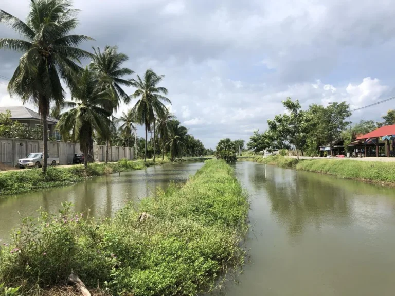 ขายบ้านเพชรบุรี 2 หลัง พร้อมที่ดินเกือบ 3ไร่ สวยหรูบรรยกาศเป็นเลิศ