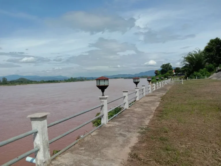 ขาย บ้านพร้อมที่ดิน แปลงสวยที่สุดในแถบเชียงแสน 3ไร่เศษ มุมมองวิวสวยของแม่น้ำโขง