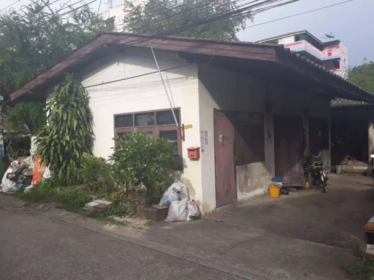 ขายที่ดินพร้อมสิ่งปลูกสร้าง ถนนบางนา ตราด ตรงข้ามเมกะ บางนา และใกล้ รามคำแหง 2 ขนาด 48 ตรว