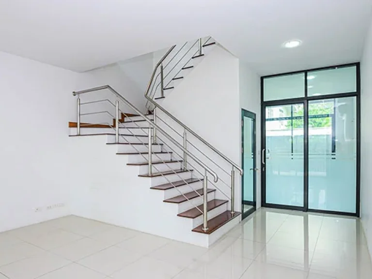 Townhome ใน ทองหล่อ เหมาะ ทำ Home Office Townhome in Thonglor suitable for Home Office