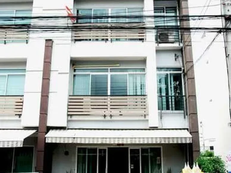 ขายทาวน์โฮม บ้านกลางเมือง Urbanion ลาดพร้าว71 ทรงกว้าง 4 ชั้น หลังมุม