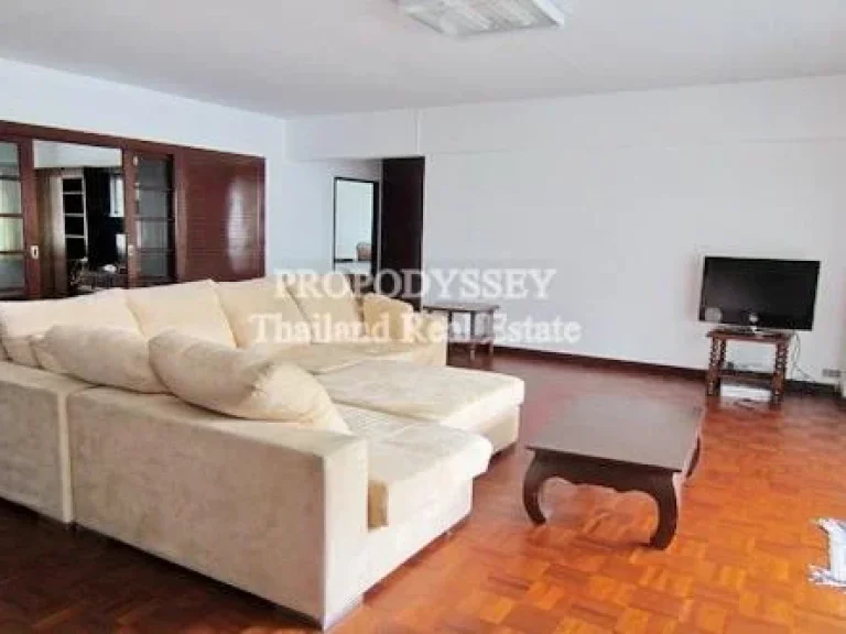 3 bedrooms with living 270 sqm For rent at Thonglor