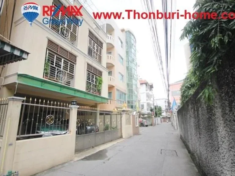 บ้านเดี่ยวอิสรภาพ24 ราชภัฎธนบุรี แยกบ้านแขก 435 วา 220 ตรม 12000000 บาท