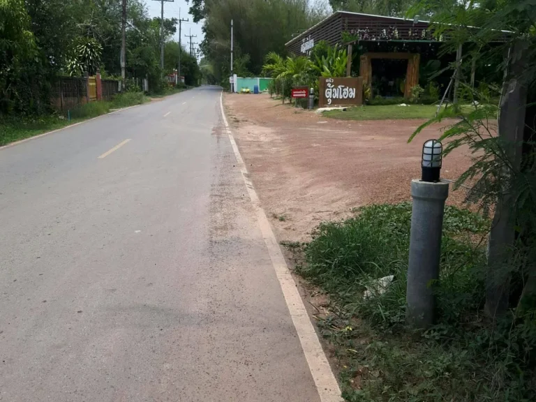 ติดถนนลาดยางทางไปสนามกอล์ฟ ใกล้ถนนสุวรรณศร ใกล้รีสอร์ท ร้านอาหาร ปั้ม มีมินิมาร์ท ตลาดนัด เนื้้อที่ 6 ไร่ ไร่ละ 250000