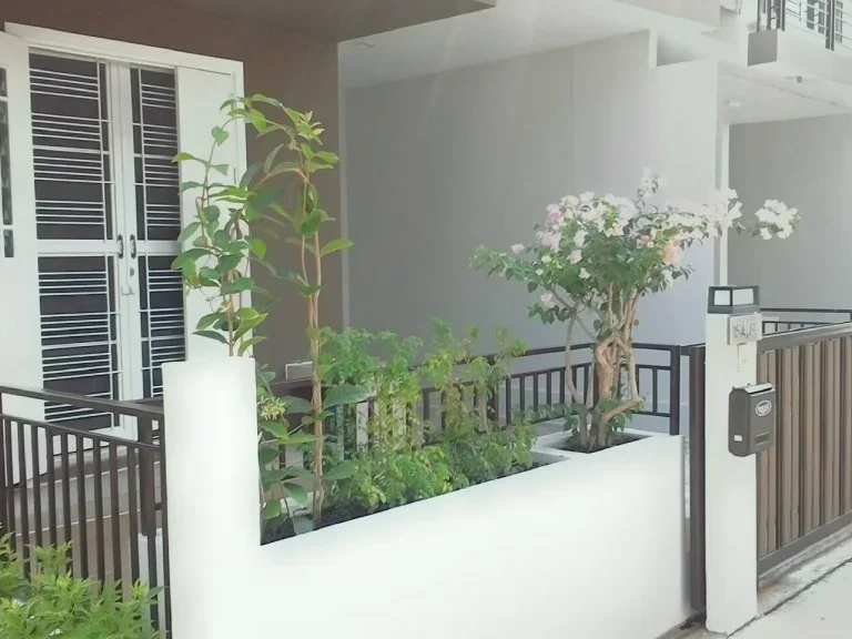 ขายทาวโฮมหลังมุม 2 ชั้น หมู่บ้านIdea house สนามบินน้ำ พื้นที่ 18 ตรว ทำเลใกล้รถไฟฟ้า เซ็นทรัลรัตนธิเบศร์