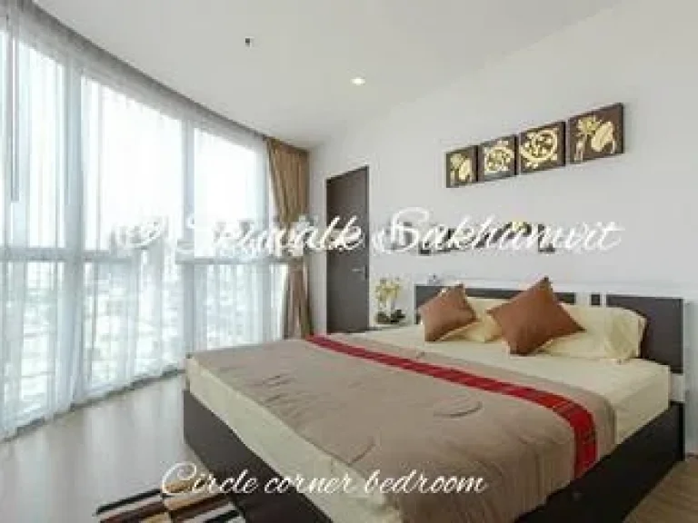 For rent - Skywalk condo Sukhumvit rd - corner room - glass-wall-circle bedroom 52sqm 38000 Bath per month