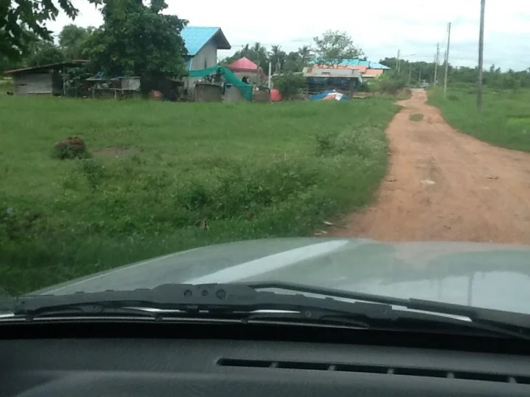 ขายที่ดินติดถนนแถววัดบ้านไร่