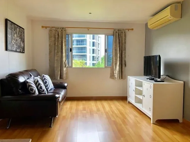 Lumpini Sukhumvit 77 Soi On Nut Condo for rent 1 big master bedroom 1 big bathroom with bathtub with 2 balconiesJust renovated and 900 m from BT