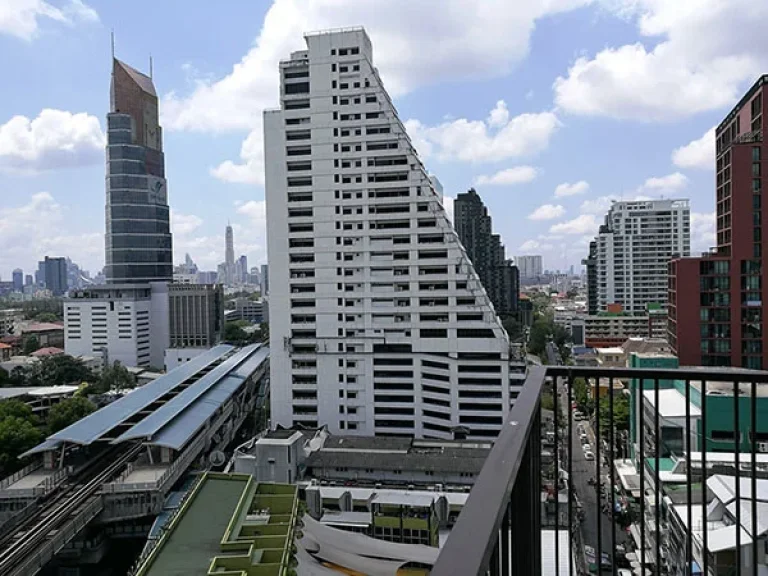 เช่าด่วน คอนโด Noble Reform แบบ 2 ห้องนอน เพียงไม่กี่นาที For Rent A Nicely Furnished 2 Bedroom Unit Near BTS Ari