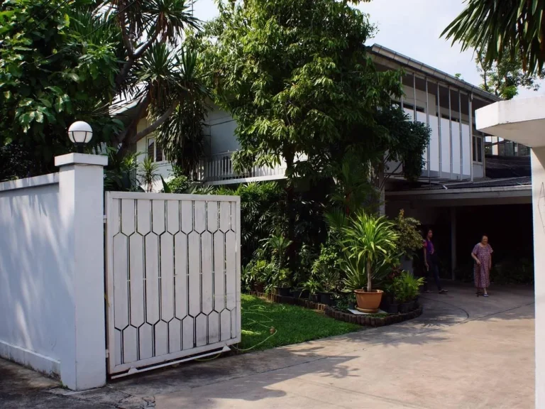 House in Thonglor-Ekkamai for sale 150 SqWah only 50 MB