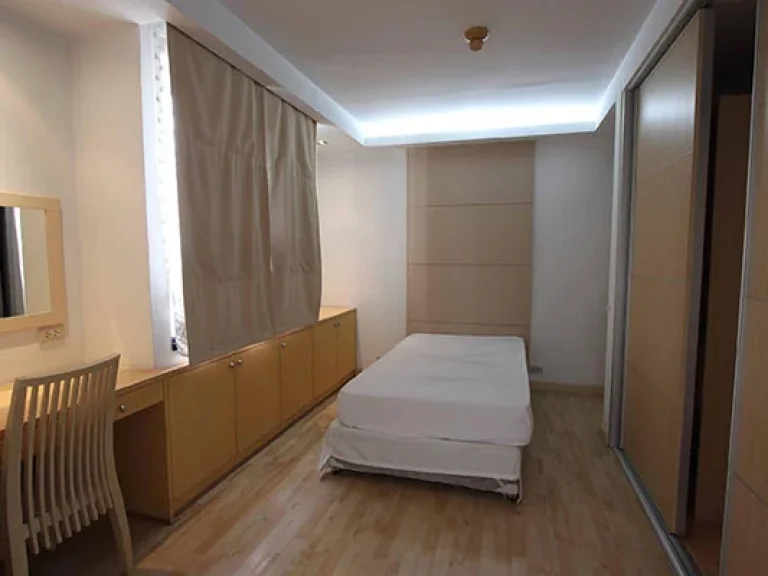 เช่าด่วน คอนโด Las Colinas สุขุมวิท ซอย 21 แบบ 2 ห้องนอน For Rent A Nice 2 Bedroom Unit right near MRT Sukhumvit