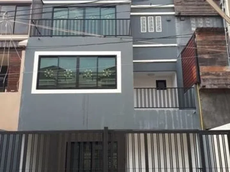 House for Rent ให้เช่าถูกมาก-โฮมอ๊อฟฟิสใหญ่ ซอยลาดพร้าวภาวนา 35000 บาทเดือน