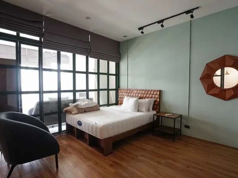 For rent 35000 condo Baan Sathorn Chaopraya near BTS Krung Thon Buri Station