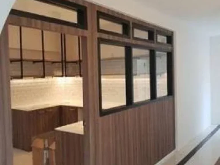 Code19122 Large Houses for Rent in Bangkok Sukhumvit BTS Line size 380sqmeters can walk to BTS