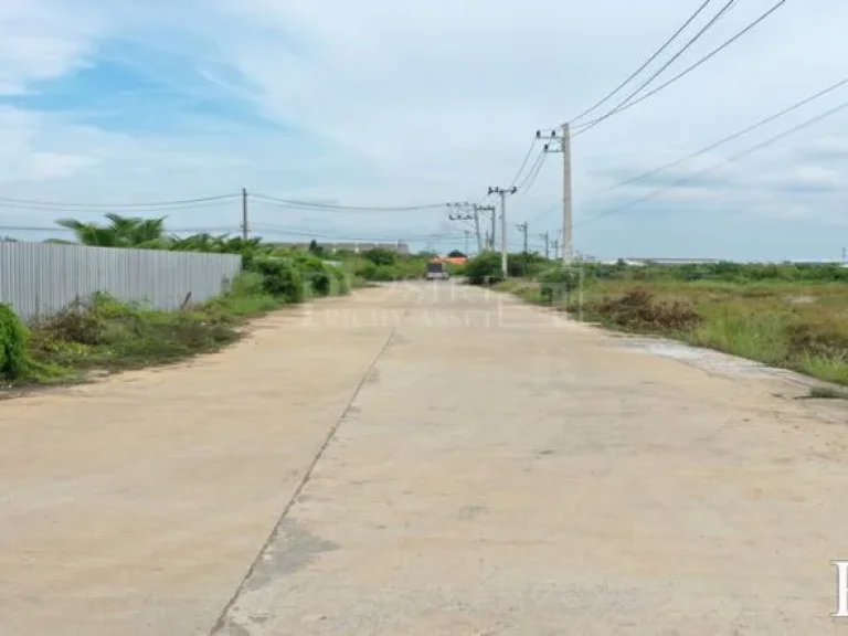 ที่ดินทรงถุงเงิน 673 วา ผ่านการถมอัดแน่นมานานหลายปี ถนนกว้าง เข้า-ออกสะดวก ใกล้ถนนเลียบคลองน้อย