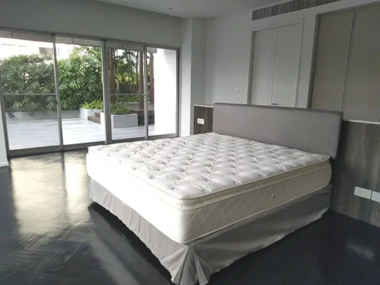 เช่าด่วน คอนโดหรู renovateใหม่ห้องกว้างมาก แบบ 4 ห้องนอน ในซอยสวนพลู For Rent A very unique private and newly renovated spacious 4 bedroom