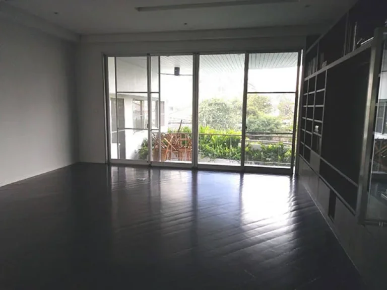 เช่าด่วน คอนโดหรู renovateใหม่ห้องกว้างมาก แบบ 4 ห้องนอน ในซอยสวนพลู For Rent A very unique private and newly renovated spacious 4 bedroom