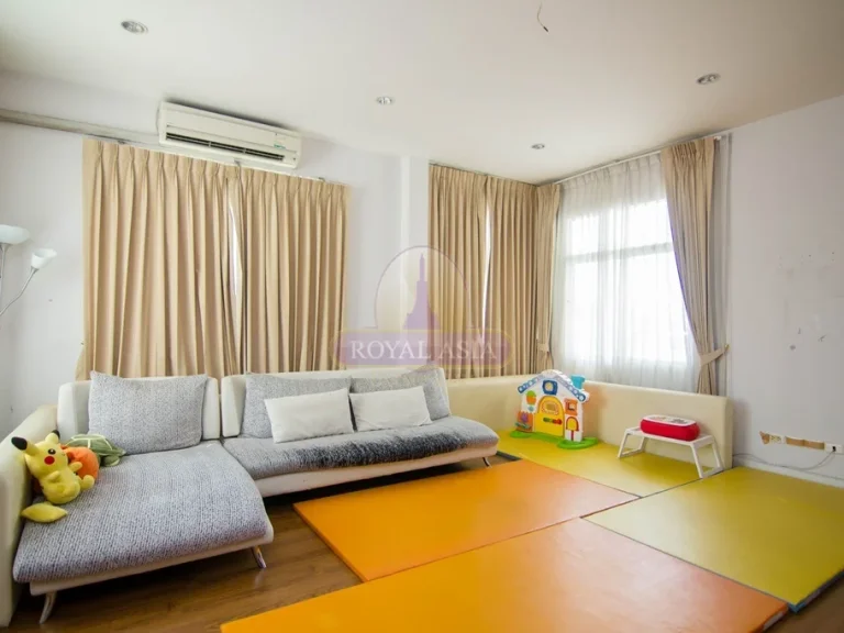 Large Executive Home-OfficeTownhome for Sale Udom Suk for Sale