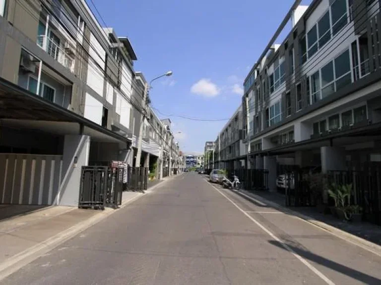 ขาย SPACE Townhome ลาดพร้าว 80-เหม่งจ๋าย พร้อมอยู่