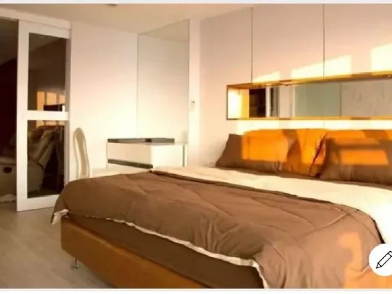 bedroom for rent with free monthly high speed internet at State Tower Silom on high floor