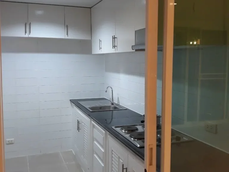 เช่าด่วน คอนโด Renovate ใหม่ แบบ 3 แบบ 2 ห้องนอน ที่พระโขนง For Rent A Newly Renovated 3 Bed Unit in Prakhanong