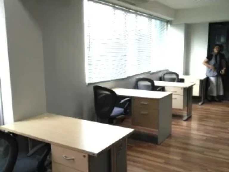 ให้เช่าพื้นทีทำ Office ขนาด 468 และ 10 ท่าน และร้านอาหาร ทำเลใจกลางเมือง ซอยทองหล่อ 10 เข้าในซอย แค่ 20 เมตรสามารถออกไปถนนเอกมัยได้ ใกล้ BTS ทองหล่