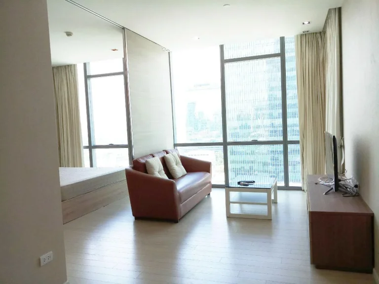 The Room sukhumvit 21 for rent bts asok