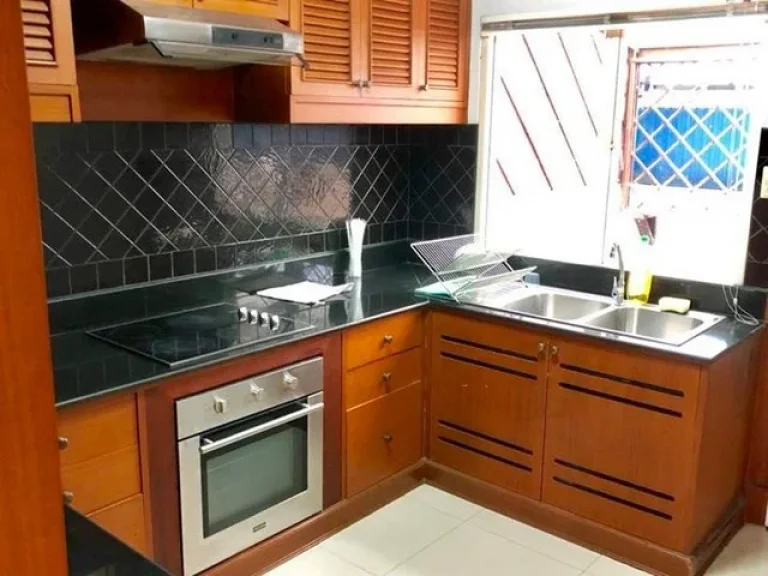 For rent Townhouse Klang Krung Thonglor Village at sukhumvit 55 Thonglor BTS Station