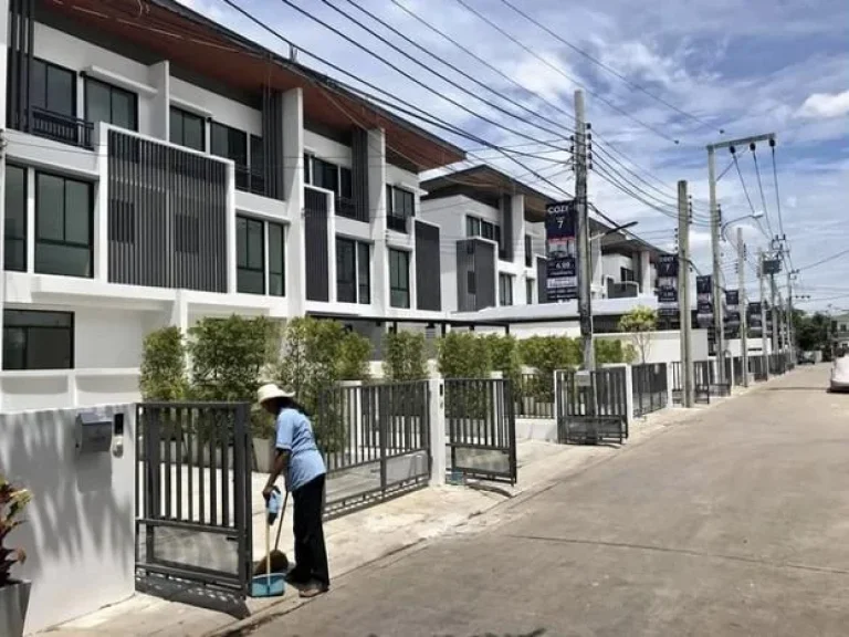 เช่า Townhome 3 ชั้น โครงการ Cozy สตรีวิทยา2