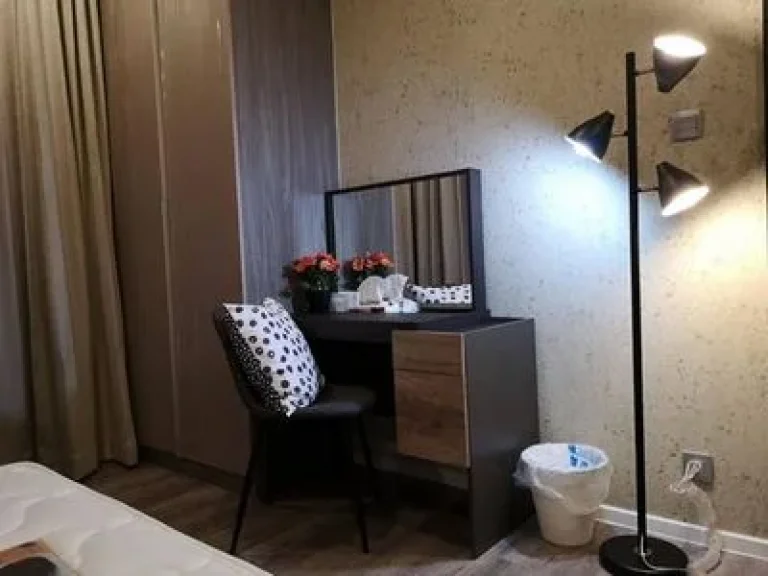 For Rent Brown Condo Ratchada 32 ชั้น 3 วิวสระว่ายน้ำ