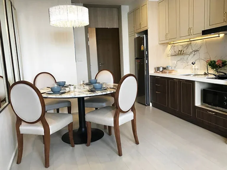 เช่าด่วน ห้องสวย พื้นที่กว้าง modern แบบ 1 ห้องนอน ที่ คอนโด Noble เพลินจิต For Rent A Beautiful and Spacious 1 Bed Unit at Noble Ploenchit