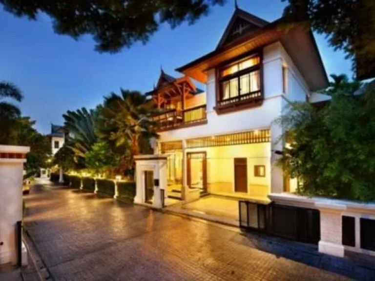 RENT บ้านหรูพร้อมสระส่วนตัว ย่านสาทร สีลม