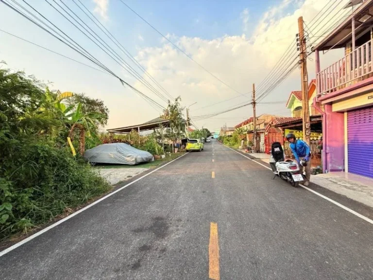 ขายถูกที่สุดที่ดินลาดปลาดุก 60 ตารางวาติดถนนลาดยางสาธารณะซอย