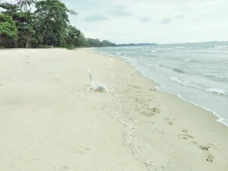 ขายบ้านพัก 72 ตรว อยู่ในหมู่บ้านจัดสรร มีชายหาดติดทะเลส่วนต