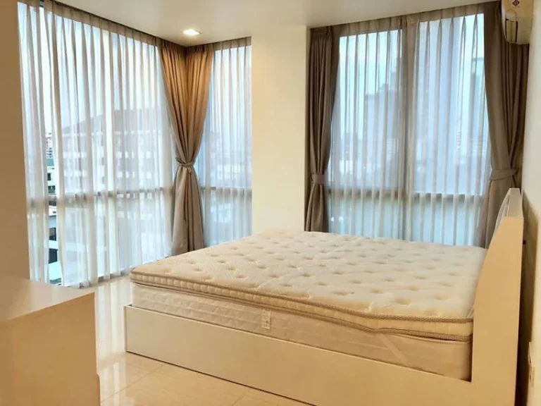 For rent Villa Rachakhru Corner room ให้เช่า วิลล่า ราชครู