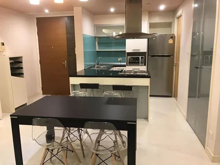 เช่าด่วน คอนโด Fullerton Sukhumvit แบบ 2 ห้องนอน 5 นาทีจาก BTS ทองหล่อ และ เอกมัย For Rent - A Fully Equipped 2 Bed Unit at Fullerton Sukhumvit